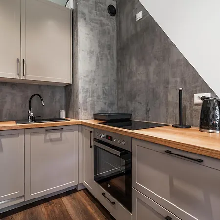 Rentplanet - Piekna Z Tarasem Apartmán *